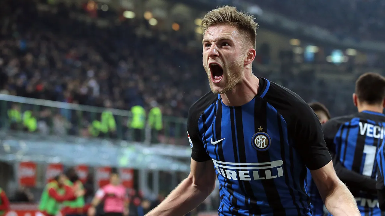 Skriniar, da Inter MILAN, ITALY - FEBRUARY 24: Milan Skriniar of FC Internazionale Milano celebrates after scoring the opening goal during the serie A match between FC Internazionale and Benevento Calcio at Stadio Giuseppe Meazza on February 24, 2018 in Milan, Italy. (Photo by Emilio Andreoli/Getty Images )