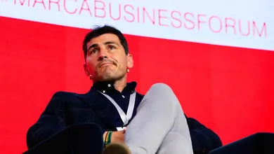 Casillas elege melhor &lsquo;sele&ccedil;&atilde;o da hist&oacute;ria&rsquo; e avalia atual momento da Espanha