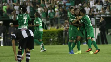 A dedica&ccedil;&atilde;o de Fumagalli, a f&eacute; de Chamusca, o fervor da torcida: O Guarani est&aacute; de volta &agrave; S&eacute;rie B