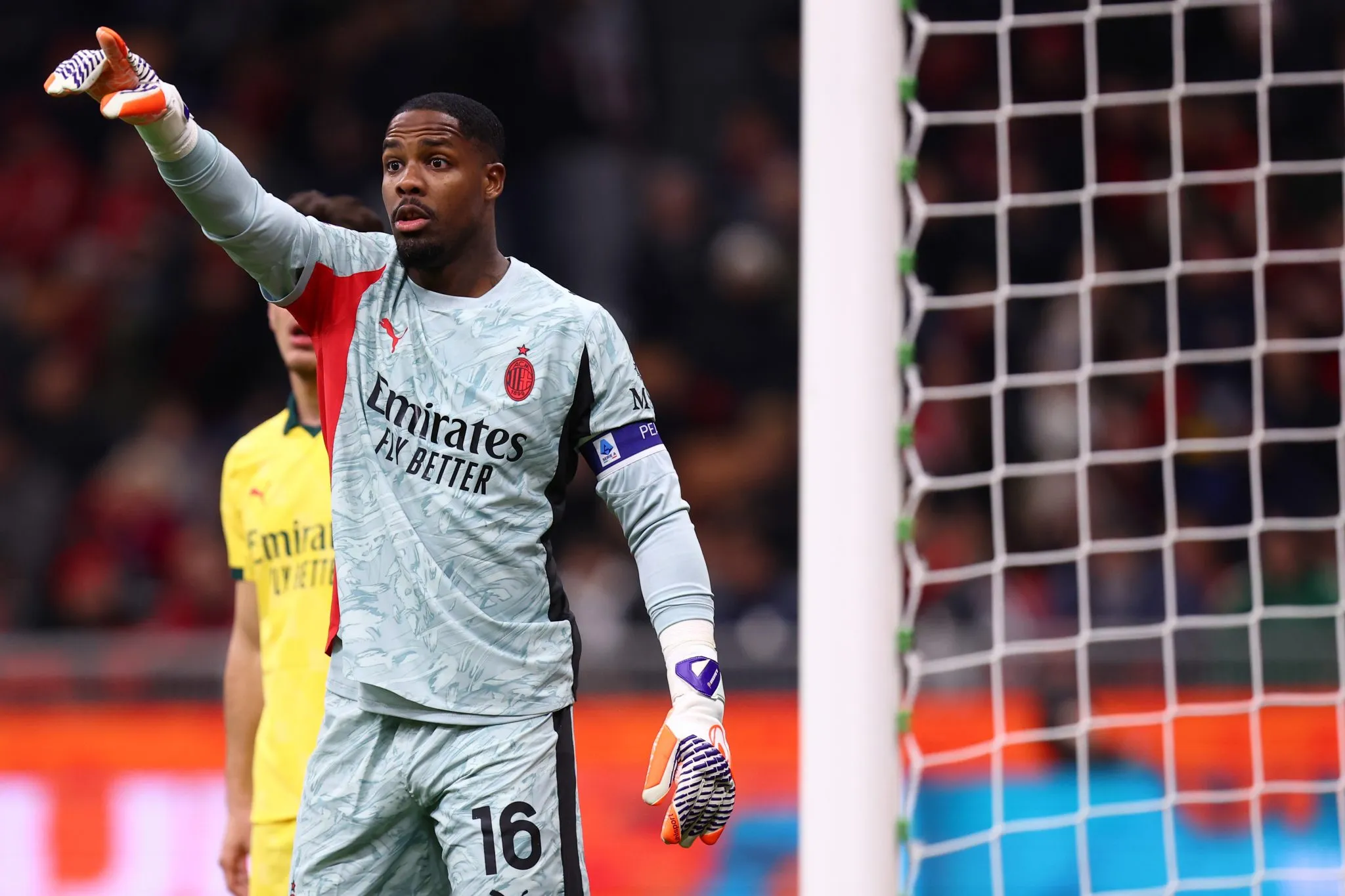Maignan em ação pelo Milan