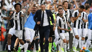 Allegri elogia rivais, quer Juventus com desempenho melhor e admite: quer Douglas Costa