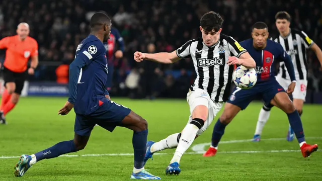 Uefa afasta VAR de PSG x Newcastle ap&oacute;s p&ecirc;nalti controverso marcado para os franceses
