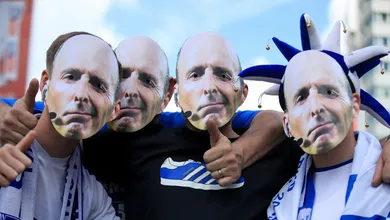 Comemora, Mike Dean! O Tranmere est&aacute; na terceirona inglesa depois de gol no fim da prorroga&ccedil;&atilde;o