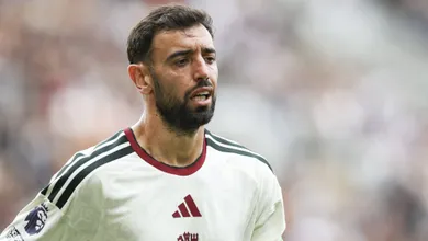 &lsquo;&Eacute; melhor que Bruno Fernandes fique de boca fechada&rsquo;, diz Scholes ap&oacute;s derrota do United