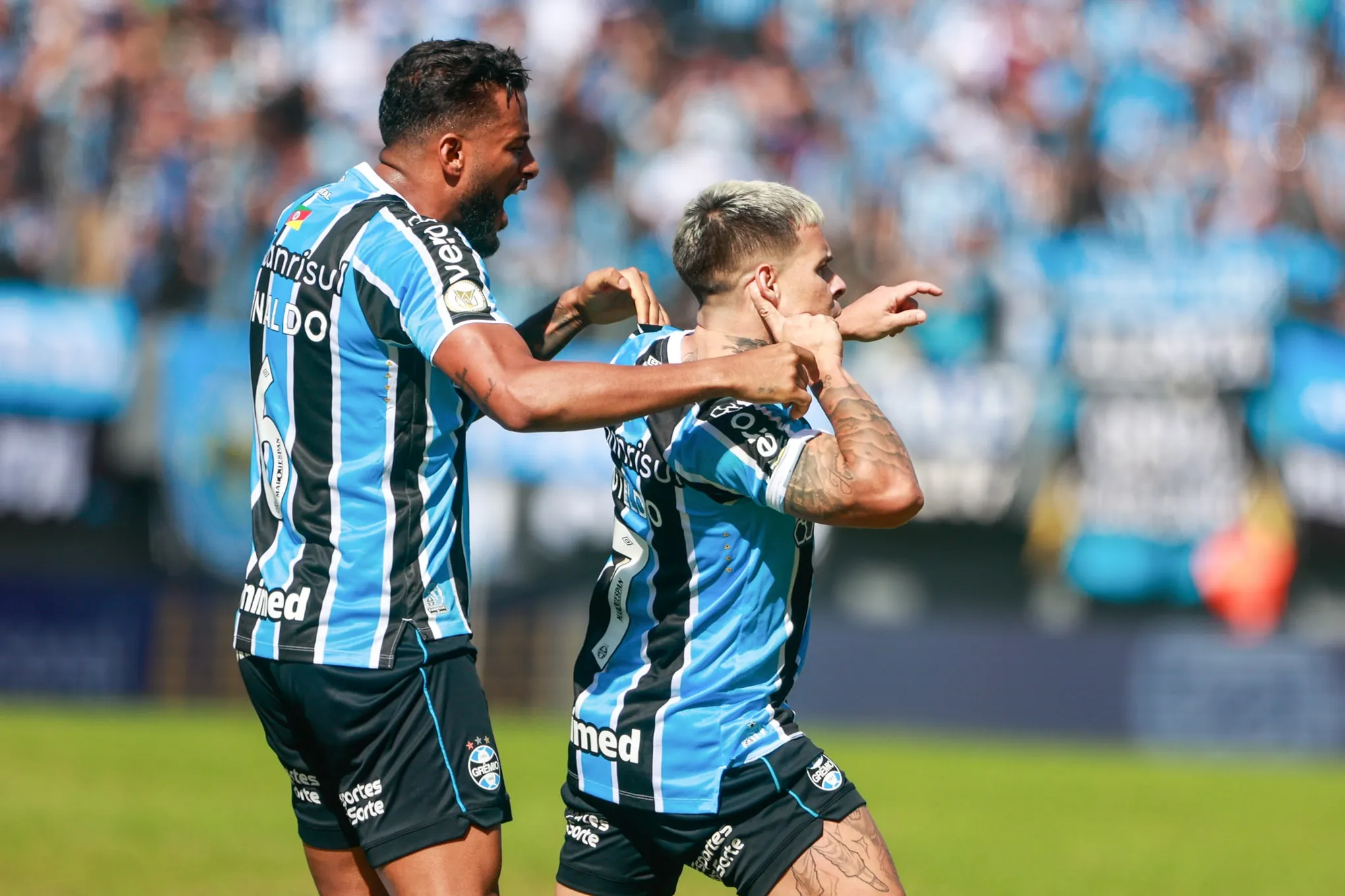 Gr&ecirc;mio bate Vit&oacute;ria, mas ainda tem problemas para resolver no pior ataque do Brasileir&atilde;o