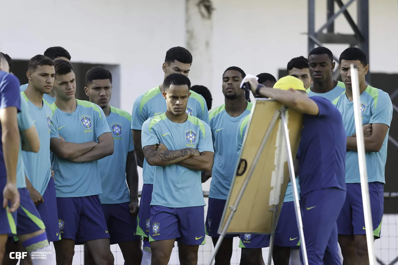 Sele&ccedil;&atilde;o sub-20 contou com estrela de quatro jogadores da base do Corinthians na estreia do hexagonal final do Sul-Americano Foto: (Rafael Ribeiro/CBF)