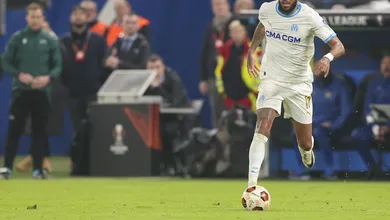 Em estreia de novo t&eacute;cnico, veteranos asseguram vit&oacute;ria do Olympique de Marseille e classifica&ccedil;&atilde;o &agrave;s oitavas