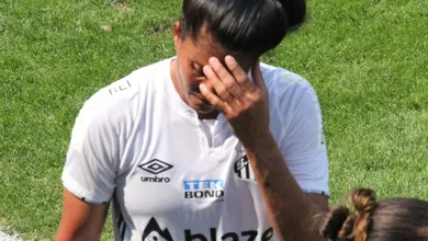 Pioneiro no futebol feminino, Santos leva gol no fim e est&aacute; rebaixado no Brasileiro