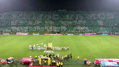 &lsquo;Vamos vamos Chape&rsquo;: Atl&eacute;tico Nacional faz mais homenagens e avan&ccedil;a no Clausura