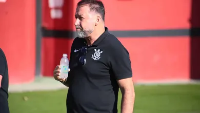 Corinthians tem d&iacute;vida milion&aacute;ria com parcelas e quebra a cabe&ccedil;a para ir ao mercado