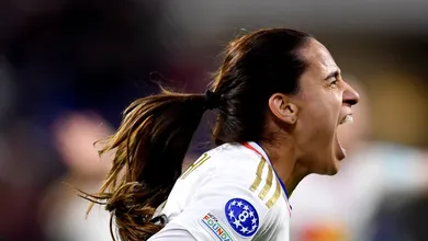 O inevit&aacute;vel Lyon vira jogo perdido e larga na frente do PSG na Champions Feminina