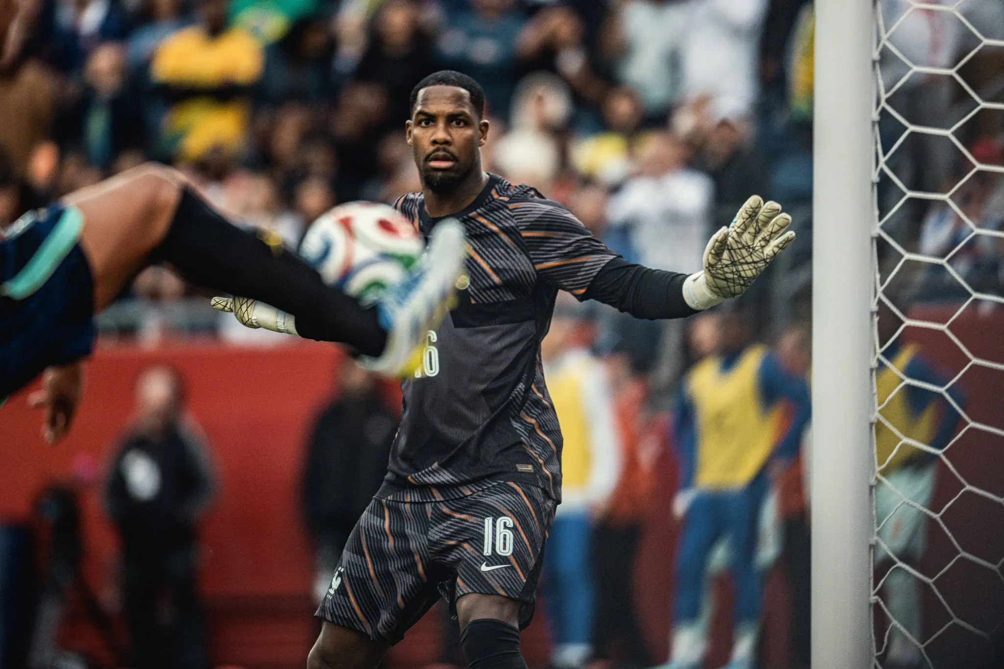 Maignan em amistoso contra a sele&ccedil;&atilde;o brasileira