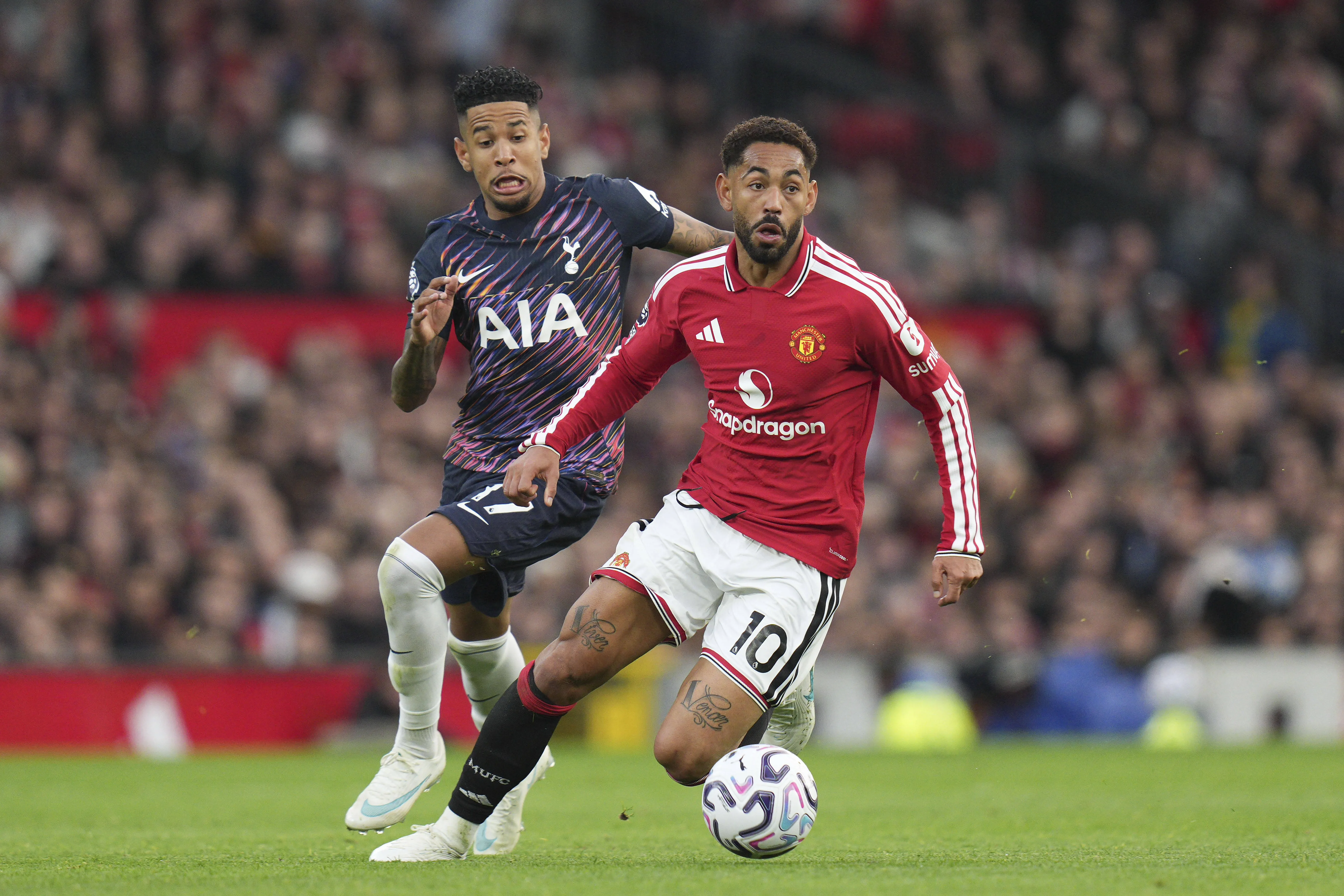 S&aacute;vio vai bem, Cunha d&aacute; assist&ecirc;ncia e Tottenham dominante &eacute; frustrado pelo United