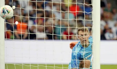 Um gola&ccedil;o de falta no finalzinho garantiu a &oacute;tima vit&oacute;ria do Porto pela Champions