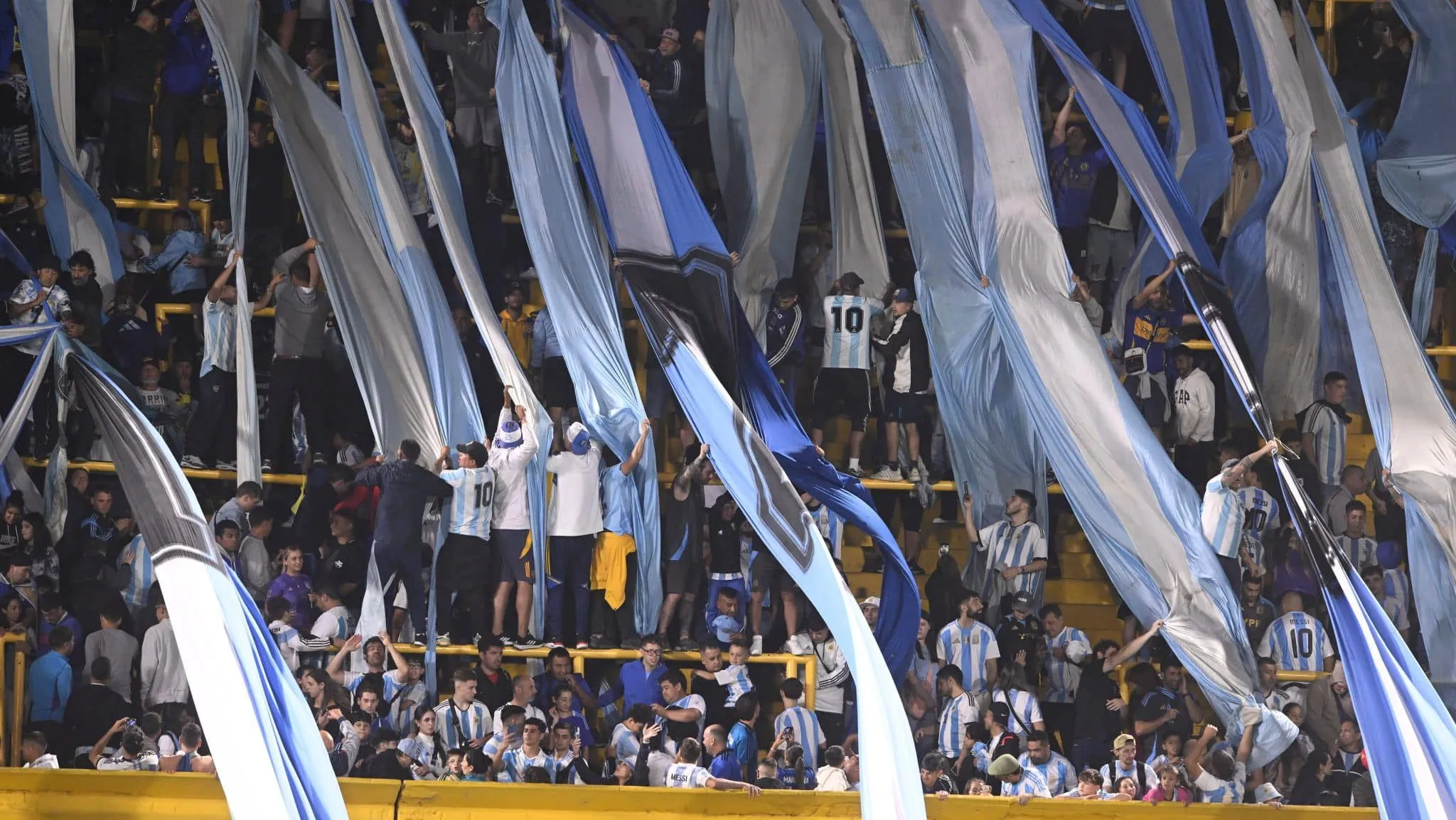Argentina libera retorno de torcida visitante nos est&aacute;dios ap&oacute;s 12 anos de proibi&ccedil;&atilde;o