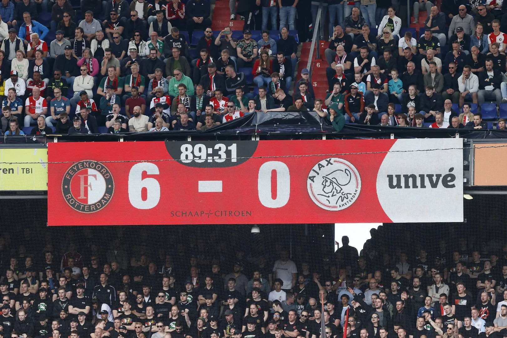 Foto: (Imago) - O &uacute;ltimo cl&aacute;ssico terminou Feyenoord 6 x 0 Ajax, pela 29&ordf; rodada da Eredivisie 2023/24