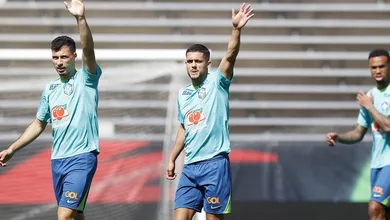 Fora dos planos, brasileiro observado por Dorival &eacute; vendido pelo Manchester City