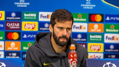 Alisson critica novo formato da Champions League: &lsquo;Ningu&eacute;m pergunta aos jogadores&rsquo;