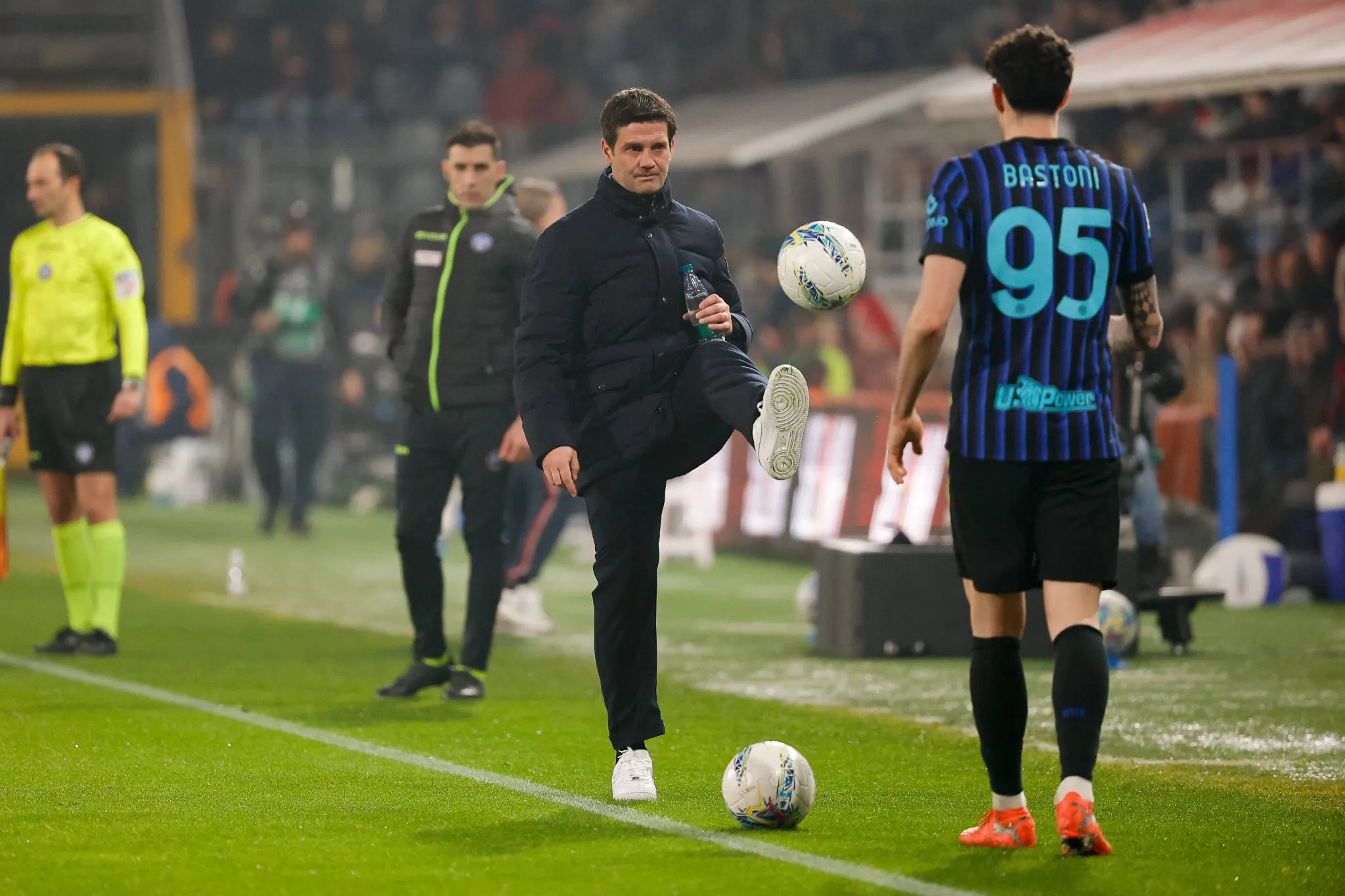 Chivu e Bastoni em jogo da Inter