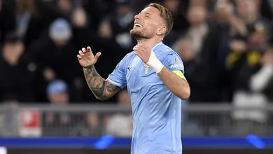 Com ajuda de Upamecano, Lazio surpreende e bate Bayern na ida das oitavas da Champions