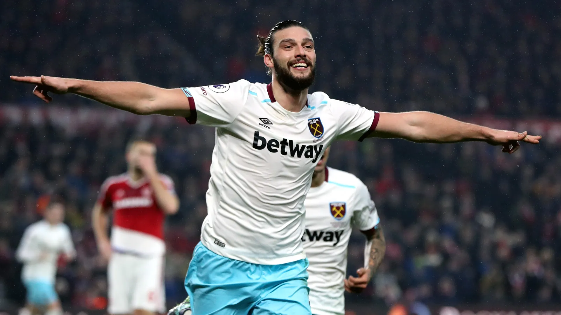 Andy Carroll brilhando, pontos fora de casa e at&eacute; gol de Calleri: West Ham de Bilic se recupera