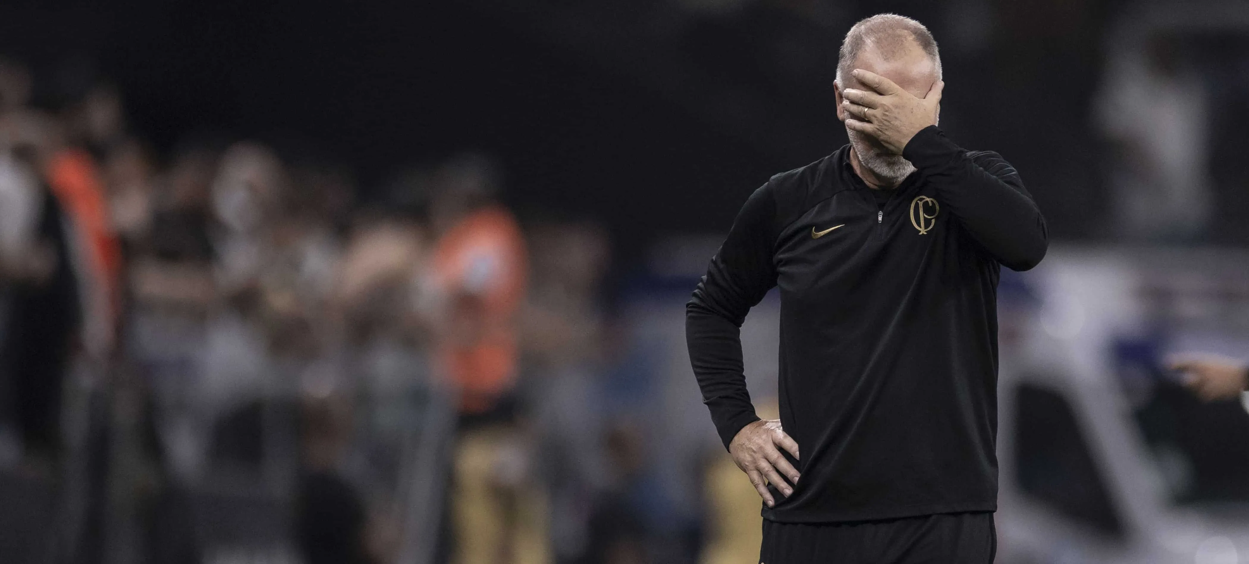 Corinthians n&atilde;o jogava nada com Mano, mas demiss&atilde;o n&atilde;o ser&aacute; solu&ccedil;&atilde;o