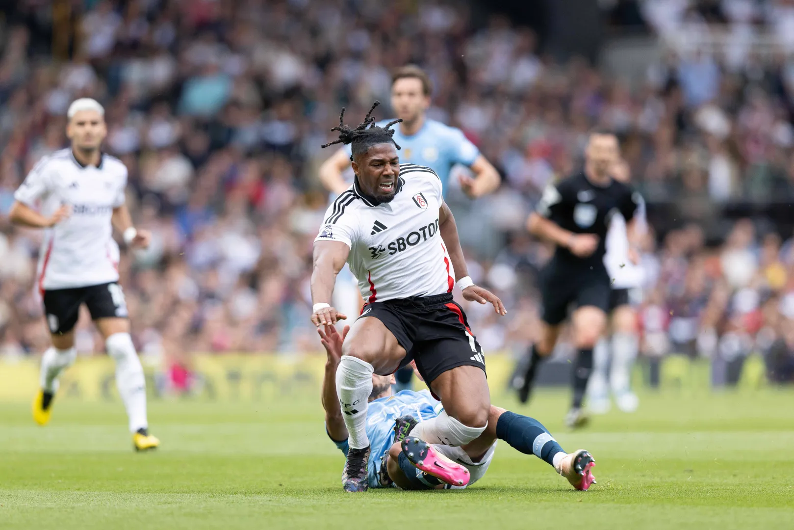 Adama Traore, conhecido por seu f&iacute;sico avantajado 
