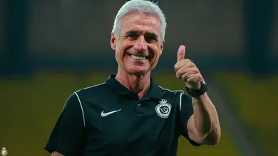 Enquanto Botafogo patina no Brasileiro, Lu&iacute;s Castro se consolida e vive boa fase na Ar&aacute;bia Saudita
