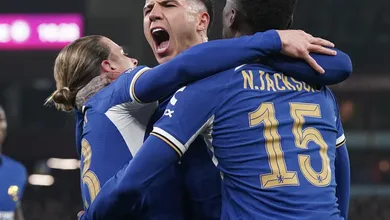 Com direito a pintura de Enzo Fern&aacute;ndez, o Chelsea esbanjou seguran&ccedil;a e despachou o Aston Villa
