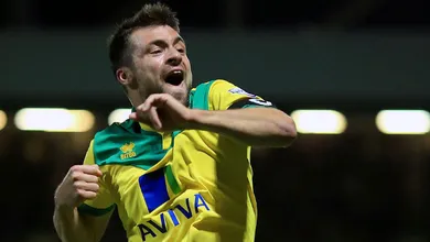Que tal marcar um gola&ccedil;o no seu jogo 200 pelo clube? Martin conseguiu pelo Norwich