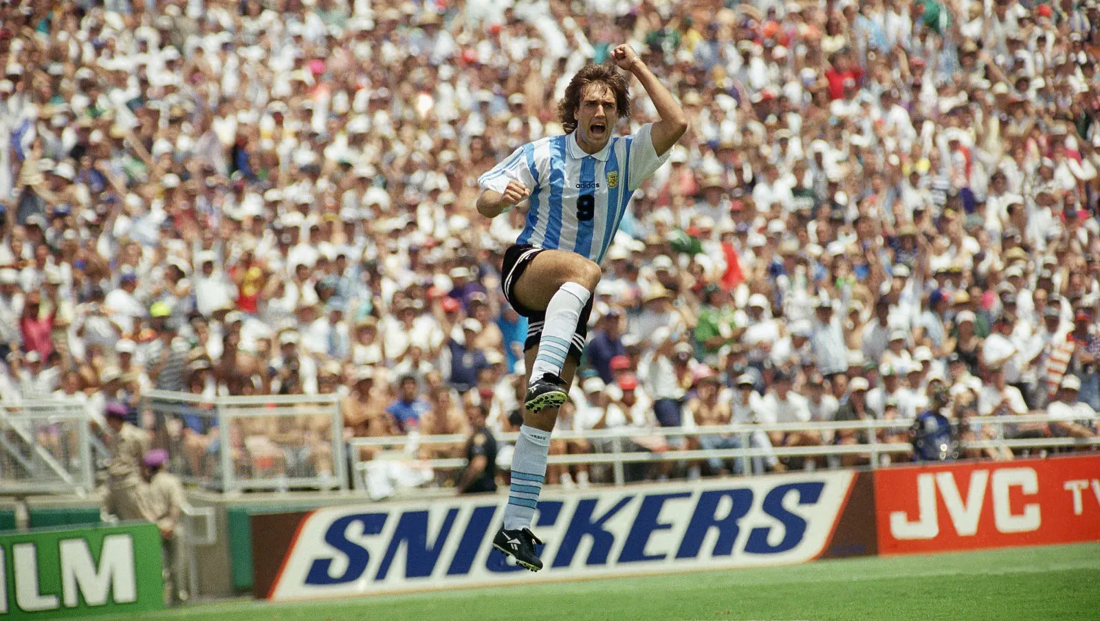 [V&iacute;deo] Igual a Messi, mas ainda o maior: Todos os gols de Batistuta pela sele&ccedil;&atilde;o argentina