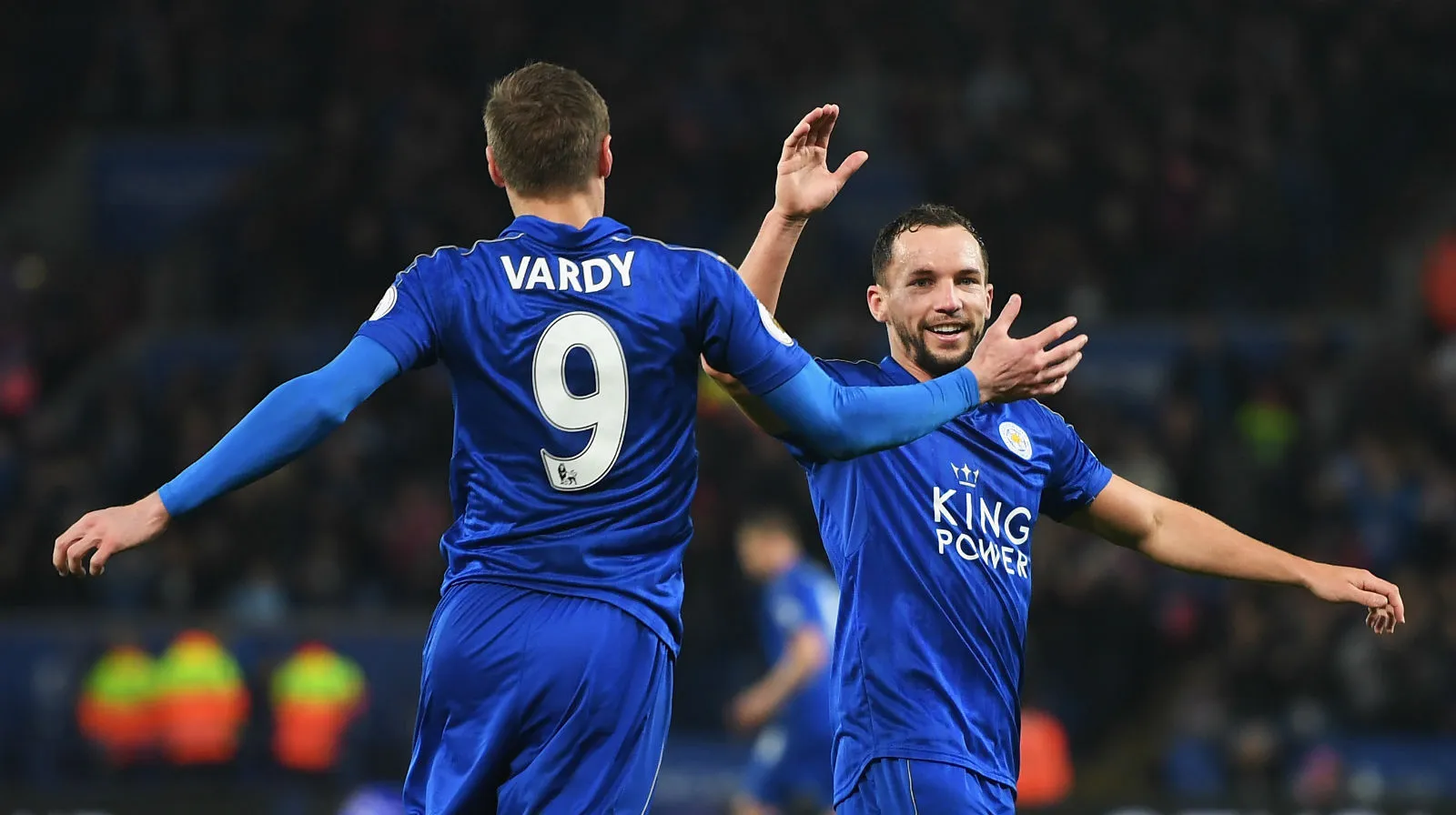 Com cinco vit&oacute;rias seguidas na liga, o Leicester j&aacute; aparece na metade de cima da tabela