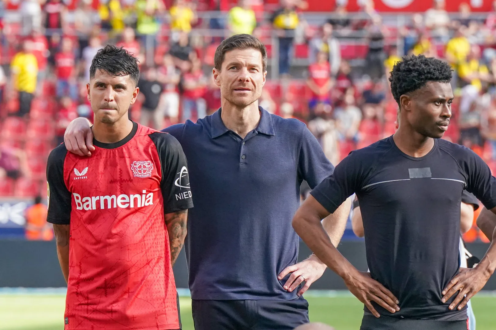 Palacios tinha boa rela&ccedil;&atilde;o com Xabi Alonso no Bayer (Foto: Imago)