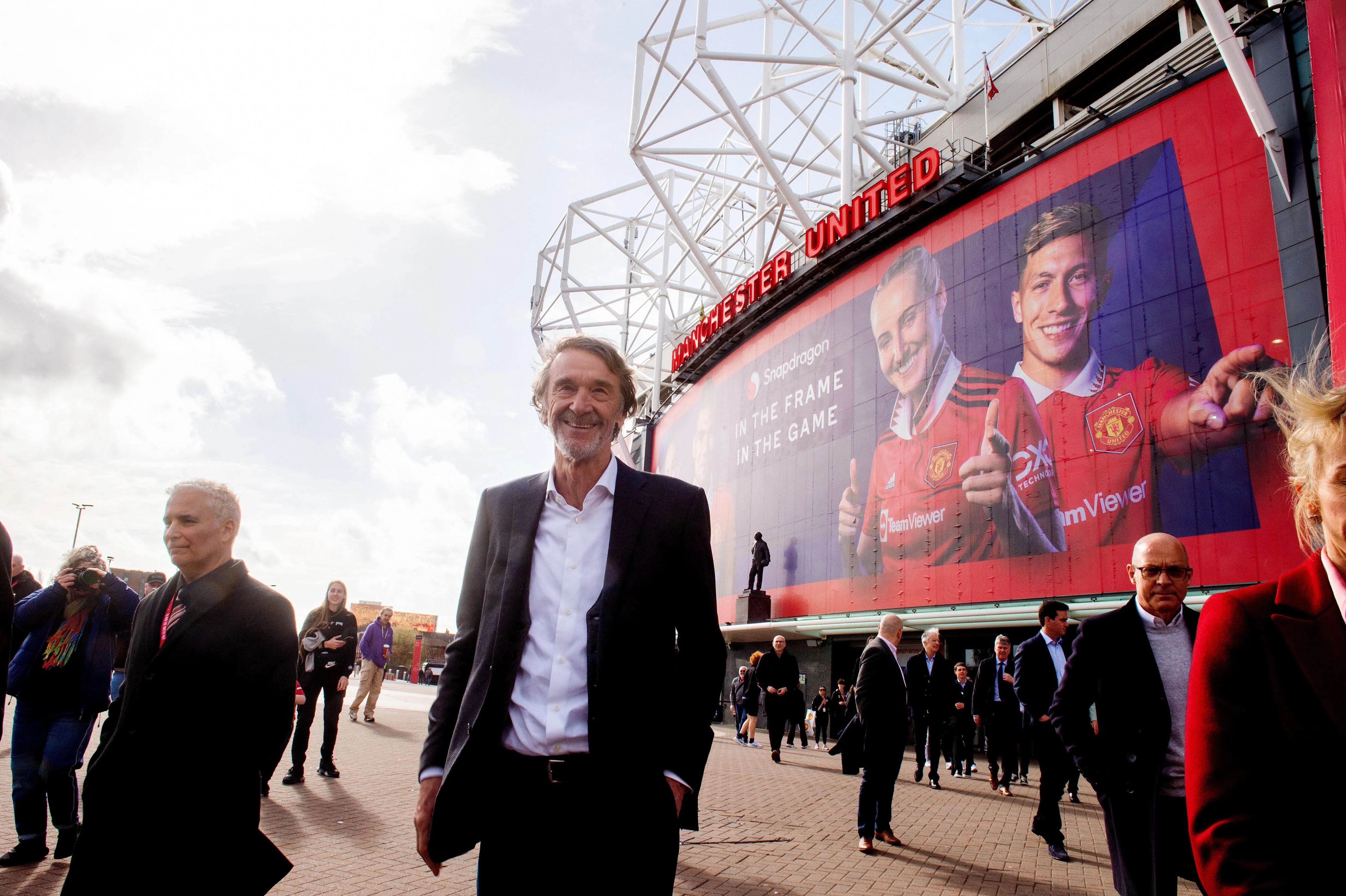 Sir Jim Ratcliffe compra o Manchester United &mdash; mas apenas 25% do clube, que segue sendo dos Glazers
