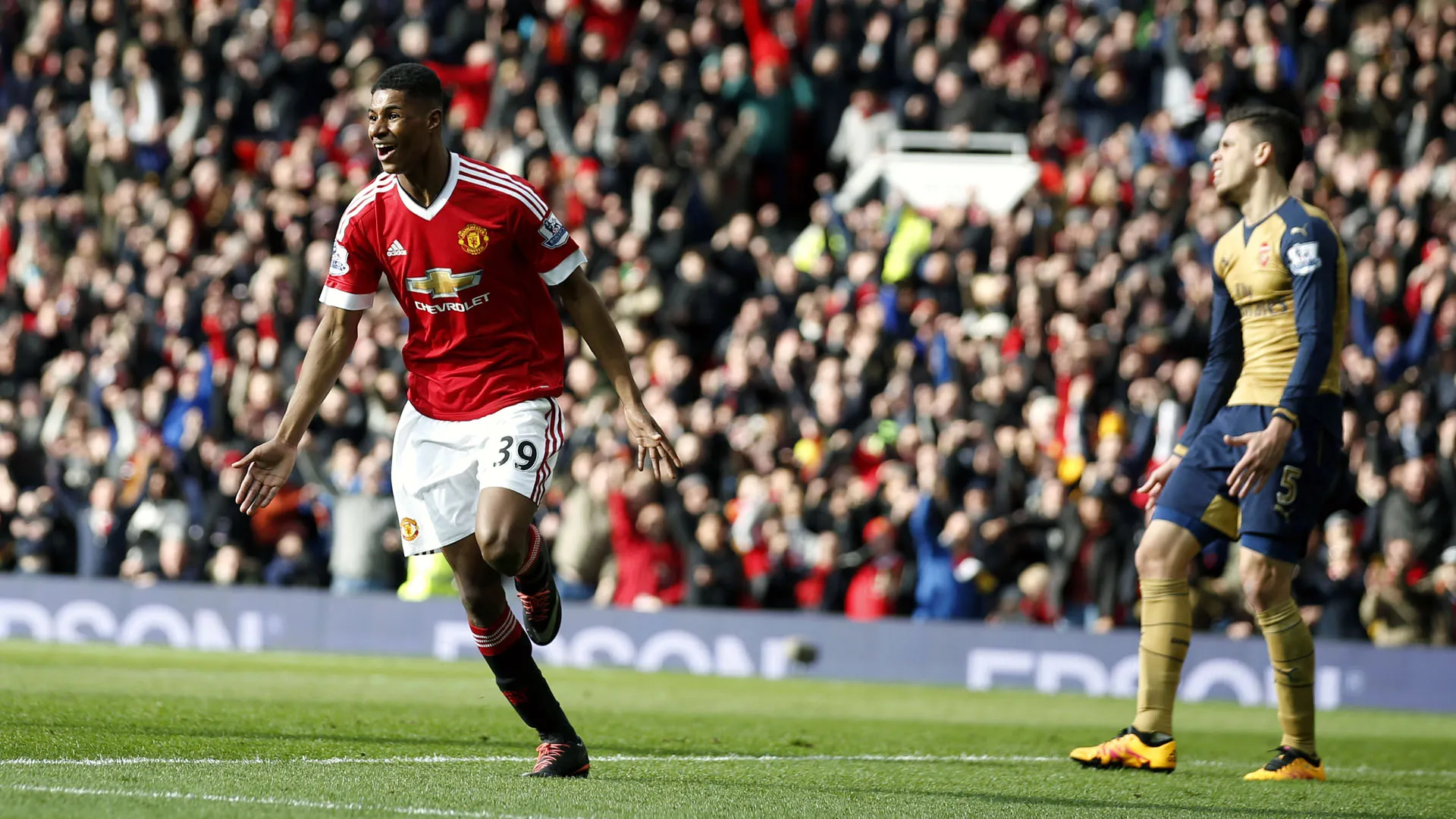 Marcus Rushford comemora: quatro gols em dois jogos (AP Photo/Jon Super)