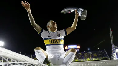 Comemora&ccedil;&atilde;o do t&iacute;tulo do Boca teve at&eacute; bateria da torcida nos vesti&aacute;rios e tomou as ruas do pa&iacute;s