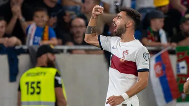 Bruno Fernandes brilha e Portugal bate a Eslov&aacute;quia fora de casa nas Eliminat&oacute;rias da Euro