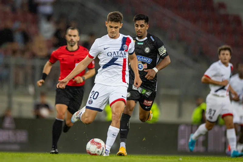 Gabriel Moscardo em a&ccedil;&atilde;o pelo PSG. Foto: Icon Sport