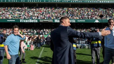 Joaqu&iacute;n &eacute; t&atilde;o amado no Betis que sua renova&ccedil;&atilde;o de contrato rendeu at&eacute; mesmo uma apresenta&ccedil;&atilde;o estelar