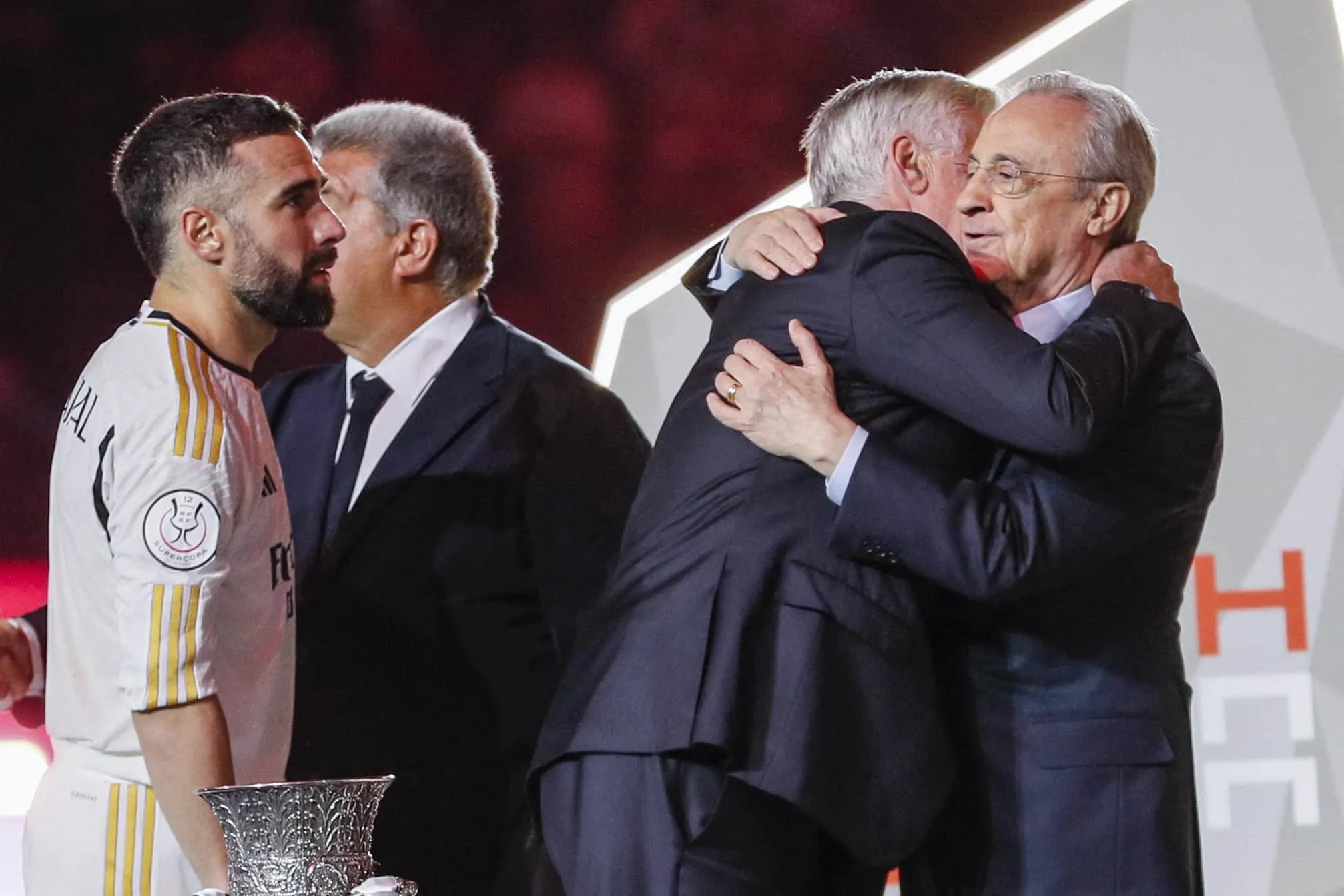 &lsquo;Um dos melhores do mundo&rsquo;: Florentino se derrete por Vinicius Junior e &eacute; s&oacute; alegria ap&oacute;s recital do Real Madrid