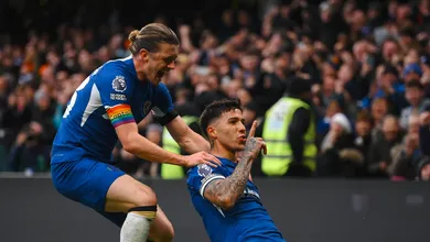 Enzo marca duas vezes e contra-ataque fulminante d&aacute; vit&oacute;ria ao Chelsea em duelo selvagem contra o Brighton