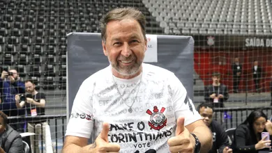 Desde j&aacute;, Augusto Melo precisa aprender a conviver com cobran&ccedil;as (e cr&iacute;ticas) da torcida do Corinthians