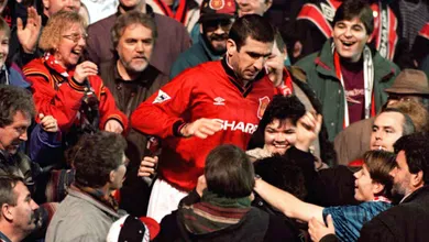 Cantona: &ldquo;Sofro com o Manchester United e sofro ainda mais vendo como o City joga&rdquo;