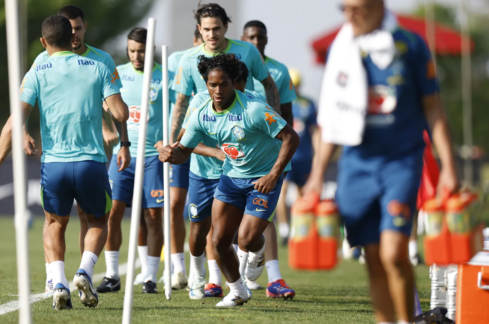 Sele&ccedil;&atilde;o brasileira em prepara&ccedil;&atilde;o no CT do Caju para os duelos contra Equador e Paraguai