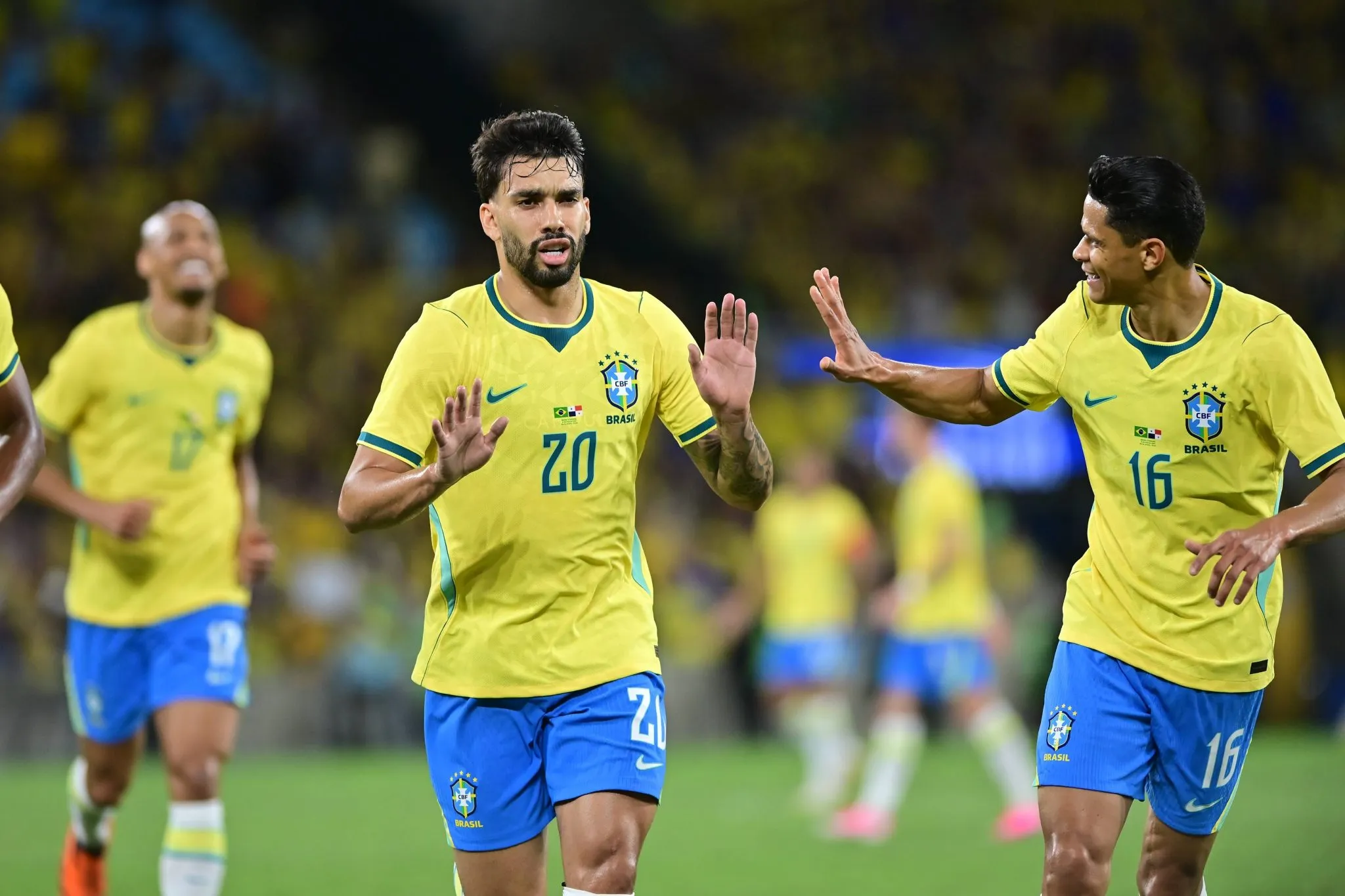 Lucas Paquet&aacute; anotou o quarto gol da goleada brasileira