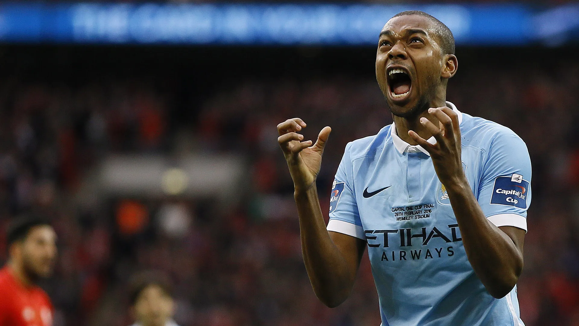 Fernandinho na zaga? Para Guardiola, o brasileiro pode jogar em quase todas as posi&ccedil;&otilde;es