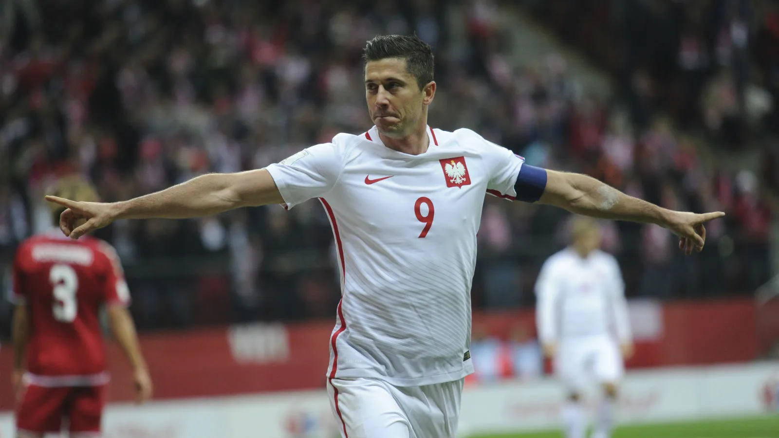 Lewandowski come&ccedil;ou as Eliminat&oacute;rias com fome de gol e anotou tr&ecirc;s sobre a Dinamarca