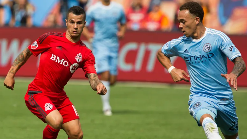 Hat-trick em nove minutos de Giovinco foi ponto alto do &oacute;timo 4 a 4 entre New York City e Toronto