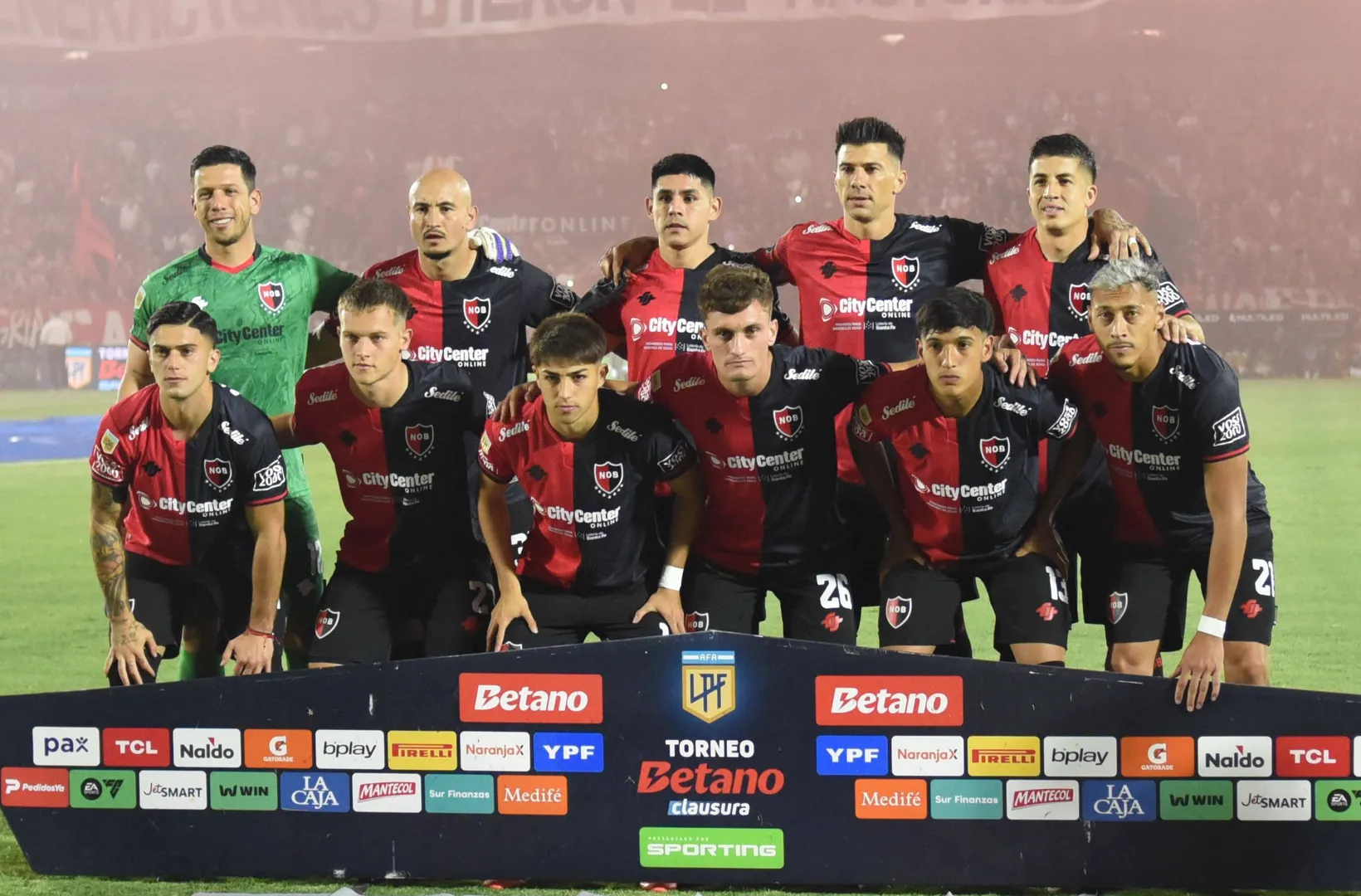 Newells vs Racing Foto: FOTOBAIRES Fecha 16 Torneo Clausura Liga Profesional *** Newells vs Racing Foto FOTOBAIRES Date