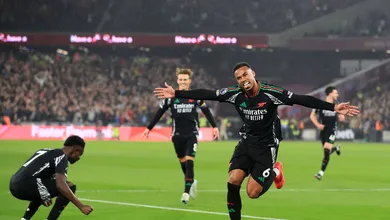 Com gola&ccedil;os de brasileiros, Arsenal e West Ham fazem o melhor jogo do dia na Premier League